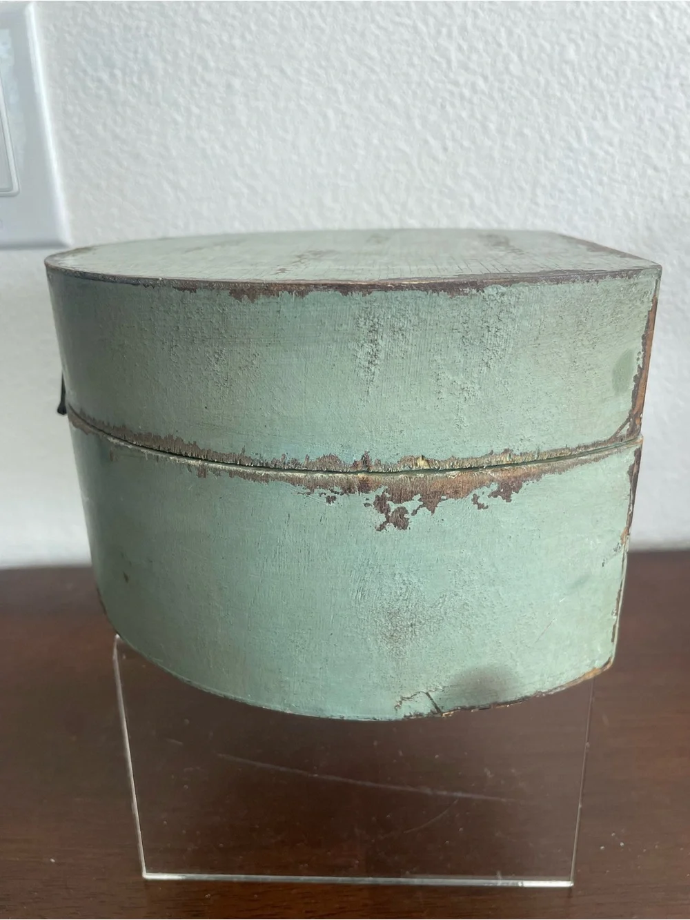 Vintage-Style Round Storage Box in Mint Green